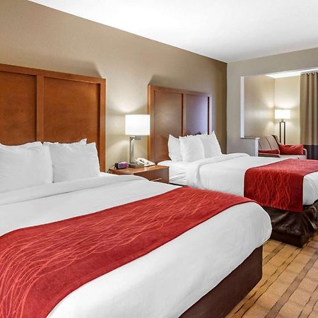 Comfort Inn & Suites Cedar Rapids North - Collins Road מראה חיצוני תמונה