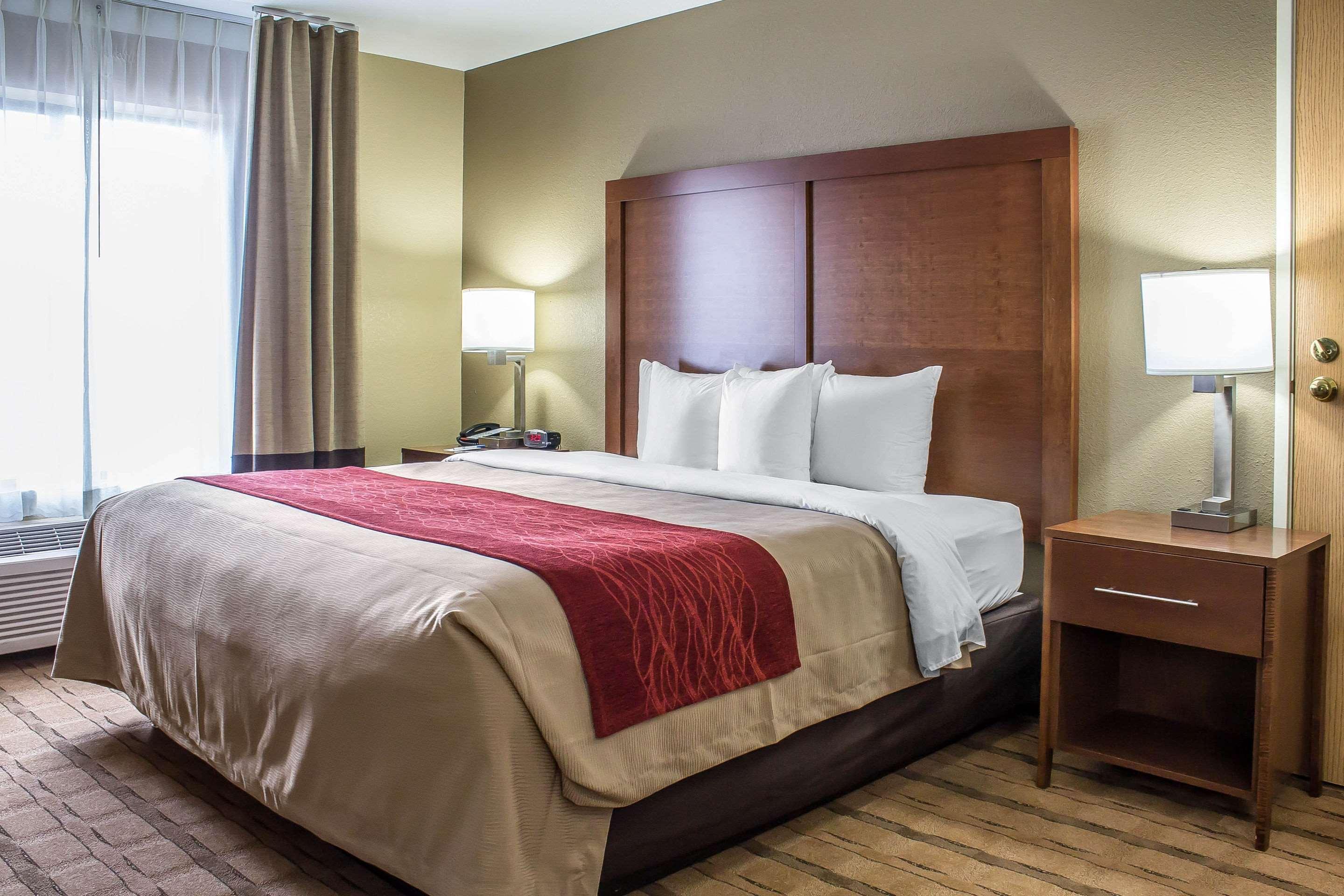 Comfort Inn & Suites Cedar Rapids North - Collins Road מראה חיצוני תמונה