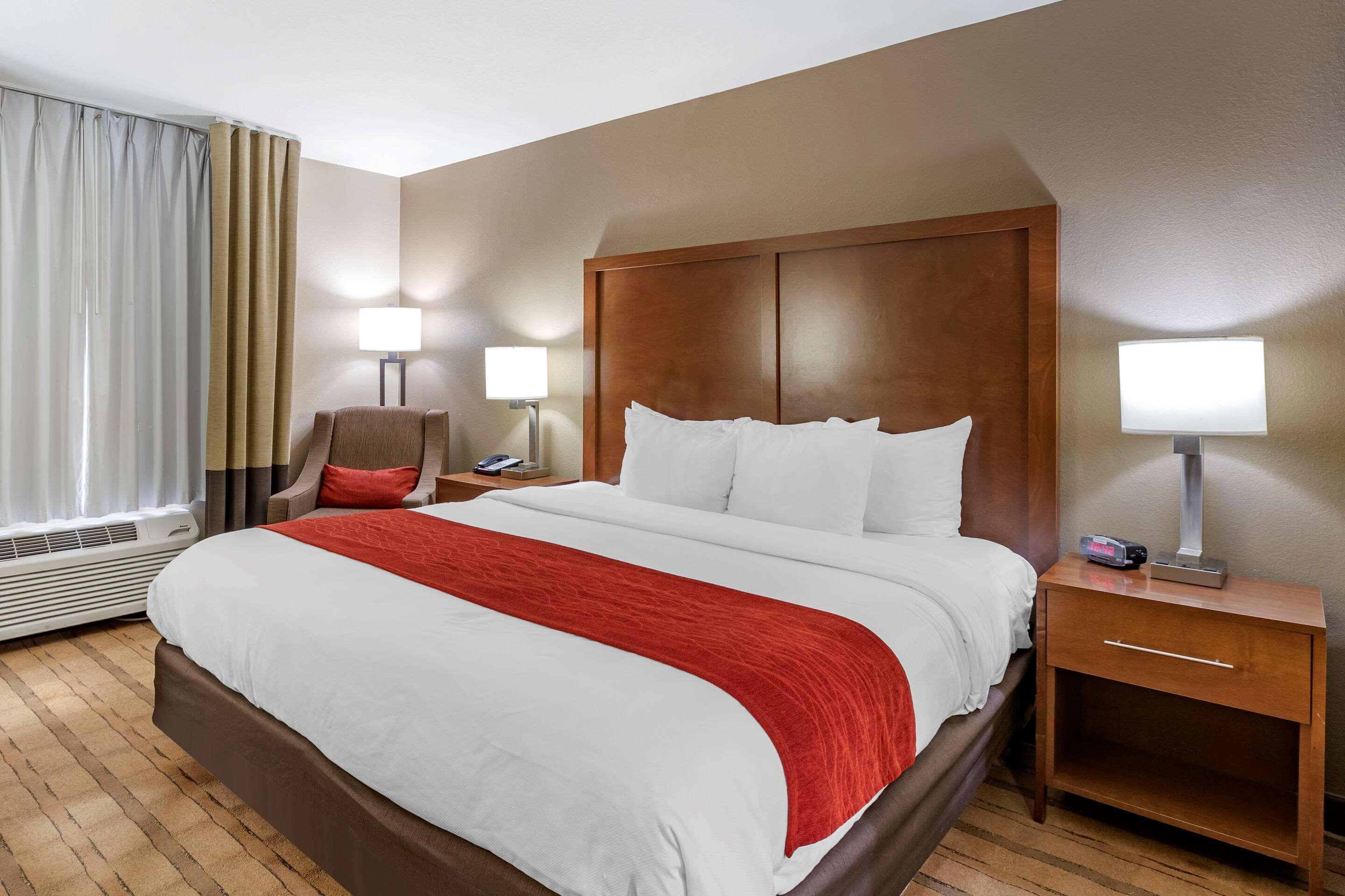 Comfort Inn & Suites Cedar Rapids North - Collins Road מראה חיצוני תמונה