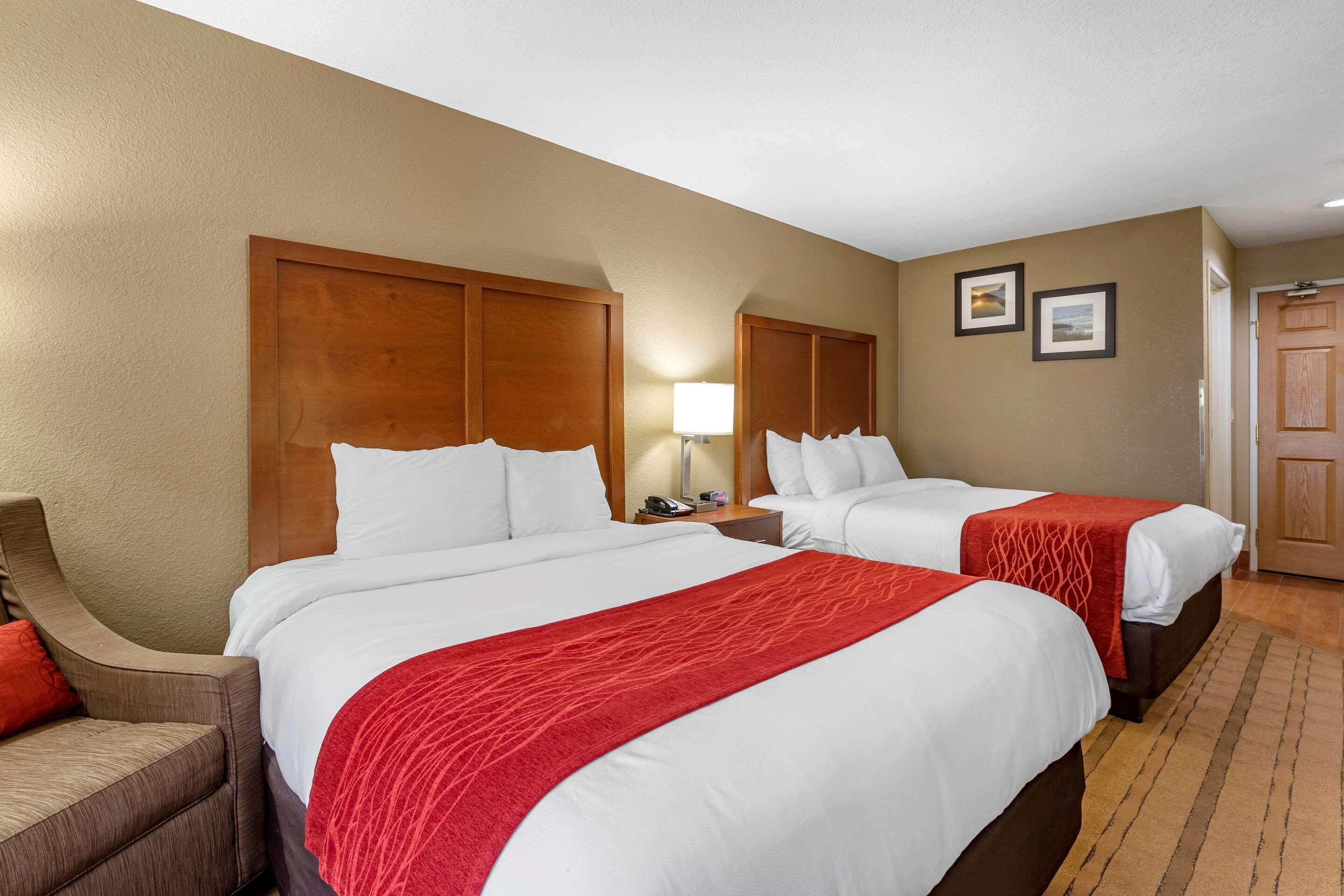 Comfort Inn & Suites Cedar Rapids North - Collins Road מראה חיצוני תמונה