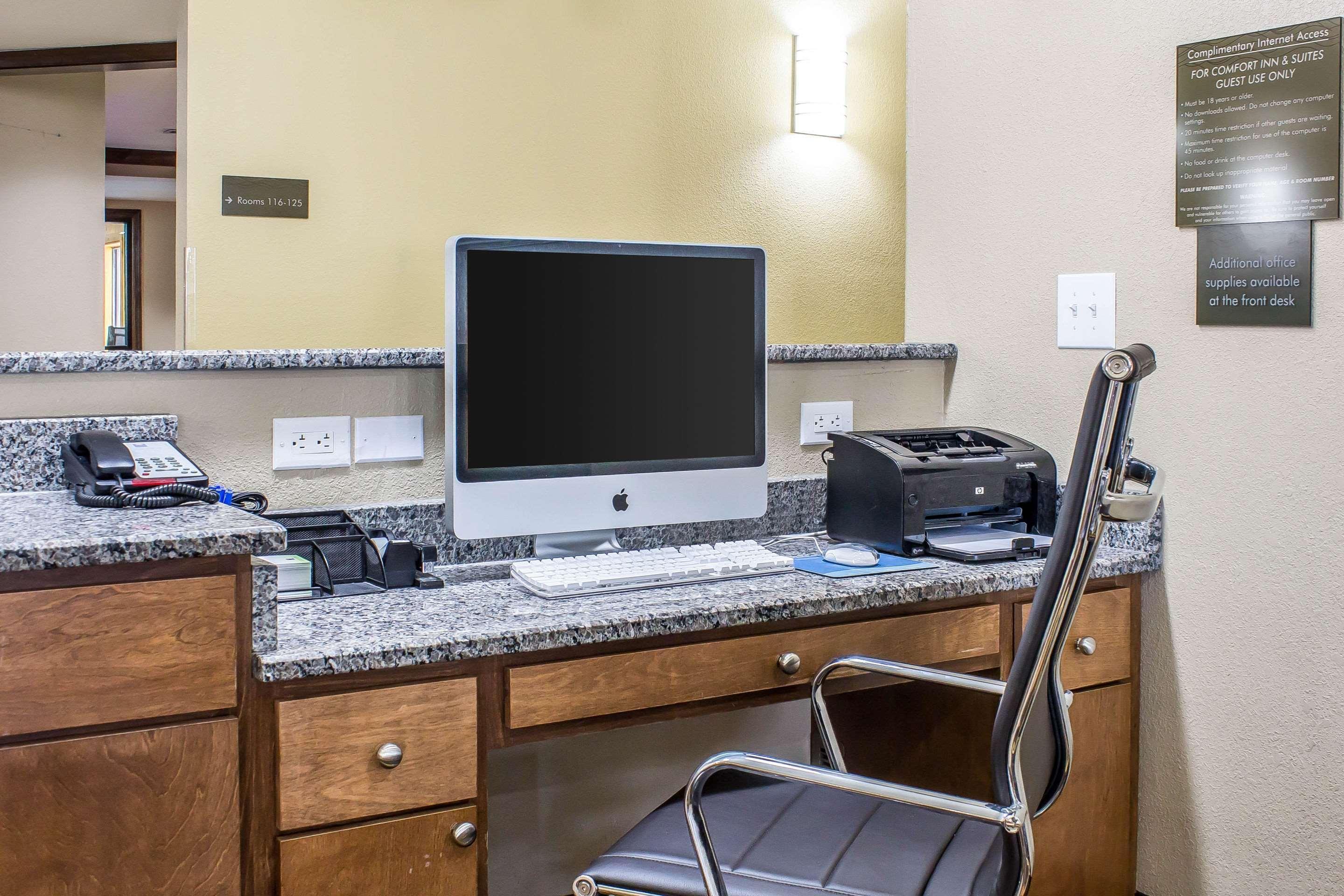 Comfort Inn & Suites Cedar Rapids North - Collins Road מראה חיצוני תמונה