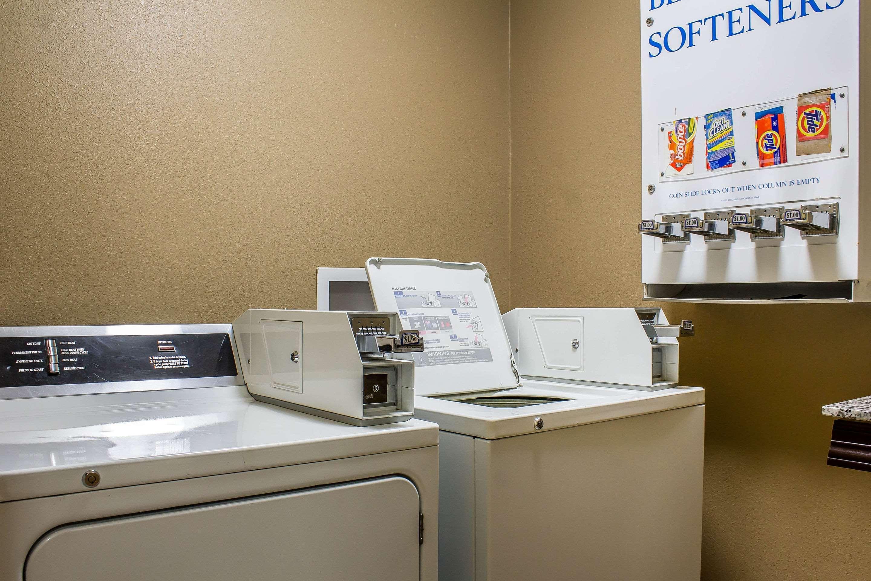 Comfort Inn & Suites Cedar Rapids North - Collins Road מראה חיצוני תמונה