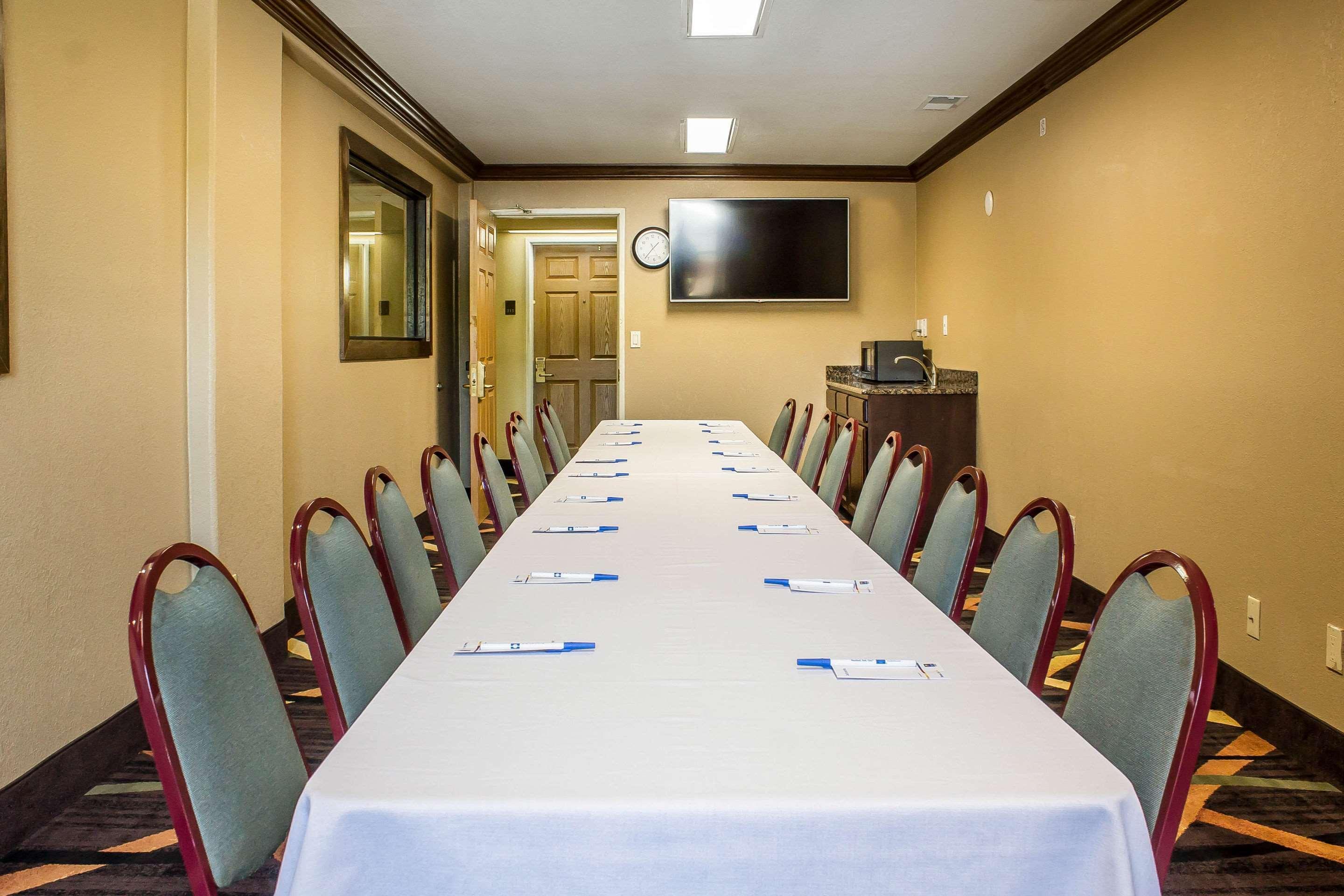 Comfort Inn & Suites Cedar Rapids North - Collins Road מראה חיצוני תמונה