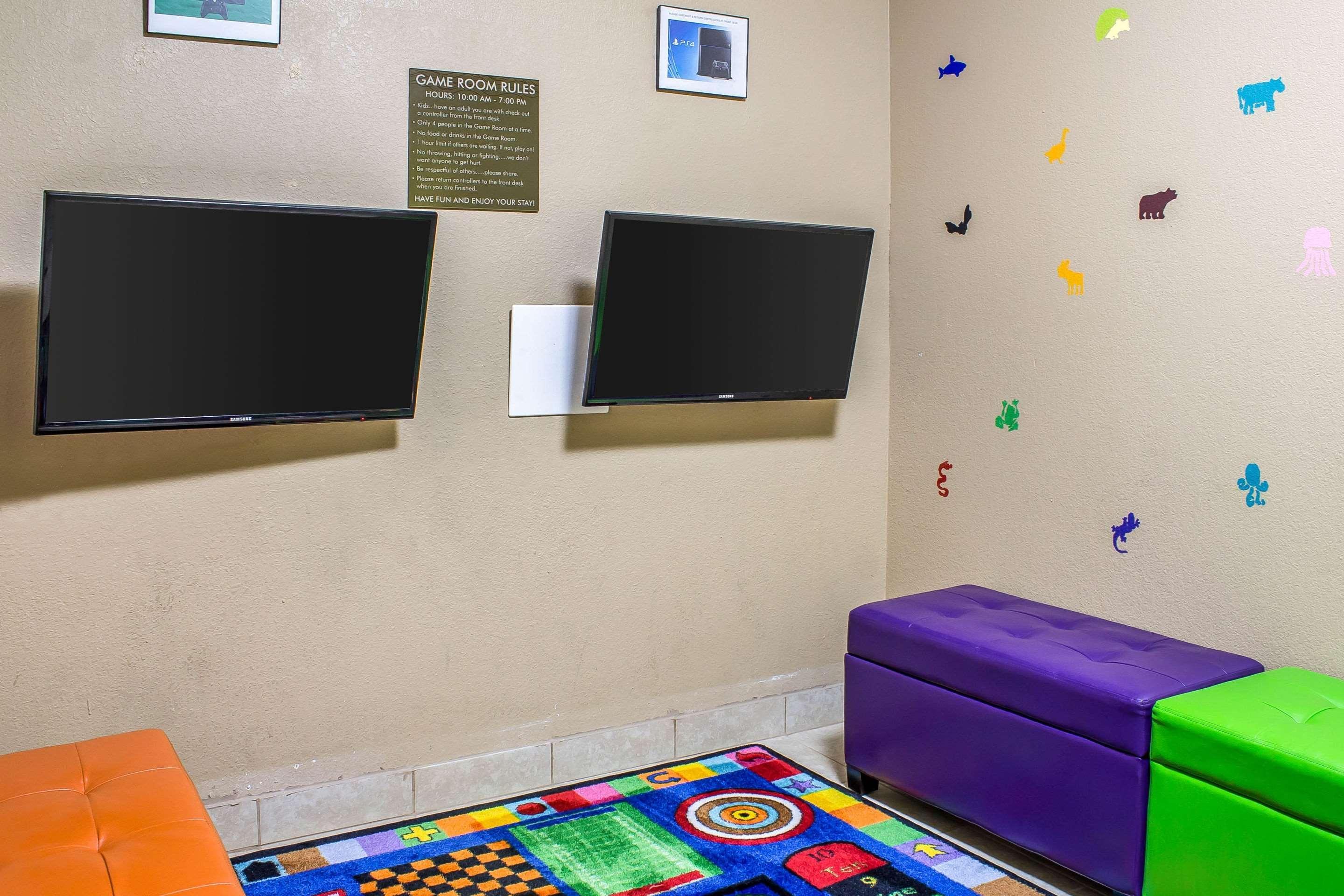 Comfort Inn & Suites Cedar Rapids North - Collins Road מראה חיצוני תמונה