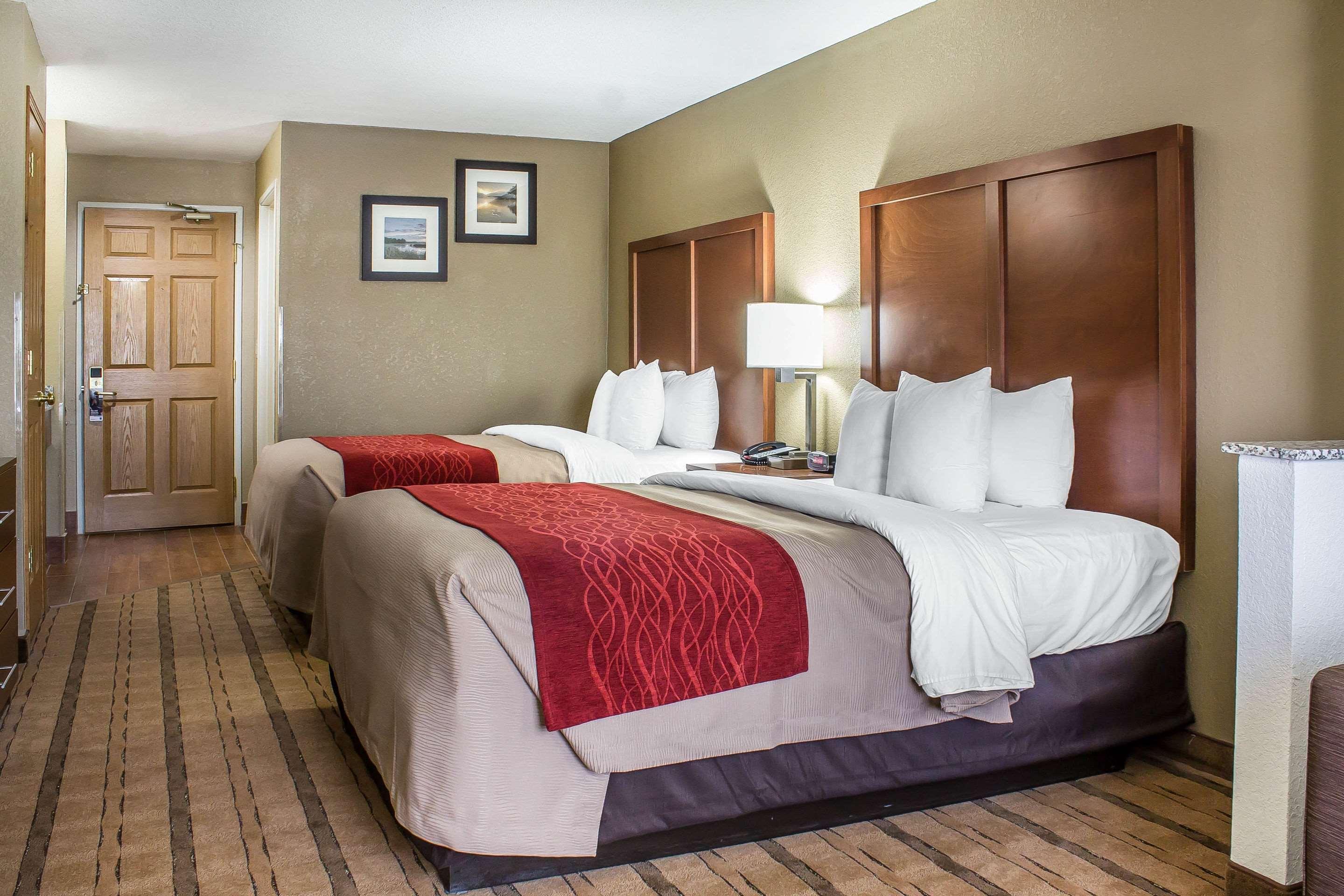 Comfort Inn & Suites Cedar Rapids North - Collins Road מראה חיצוני תמונה